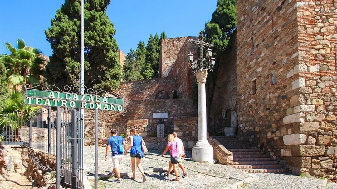 1.5-Hour Walking Tour of Roman Theater & Alcazaba Castle, Malaga