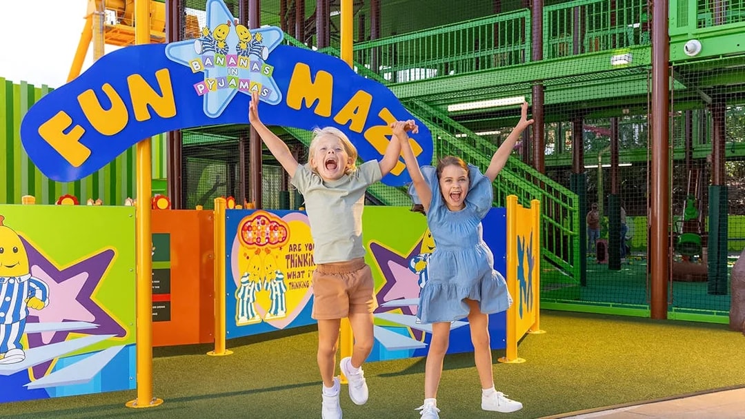 Children playing at the Bananas in Pyjamas Fun Maze in Dreamworld.