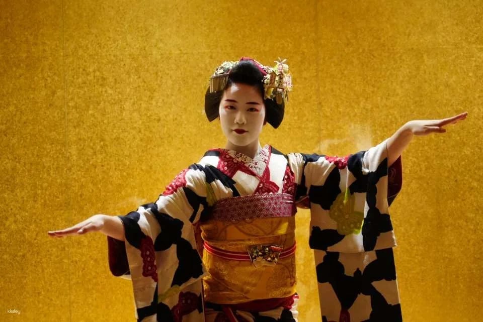 1 Hour Geisha/Maiko Show in Kyoto (Performance, Q&A, Traditional Game, Photo Session)