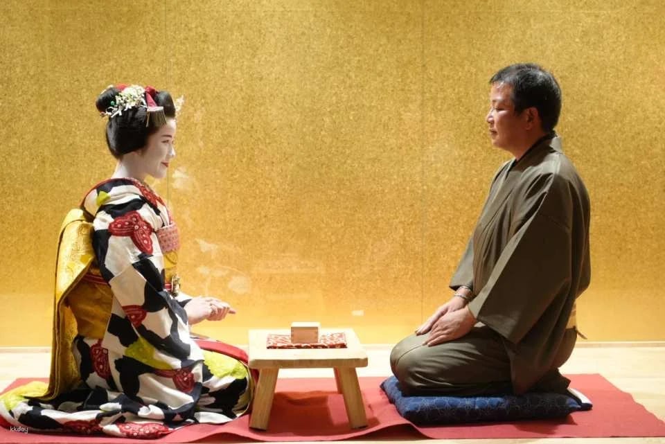1 Hour Geisha/Maiko Show in Kyoto (Performance, Q&A, Traditional Game, Photo Session)