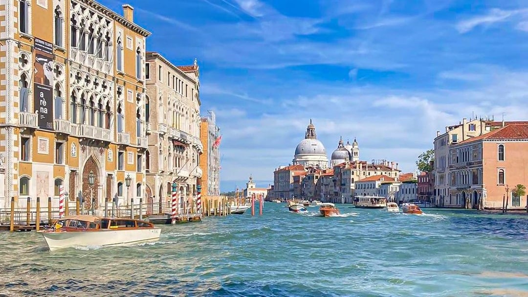 1-Hour Sightseeing Cruise on the Grand Canal