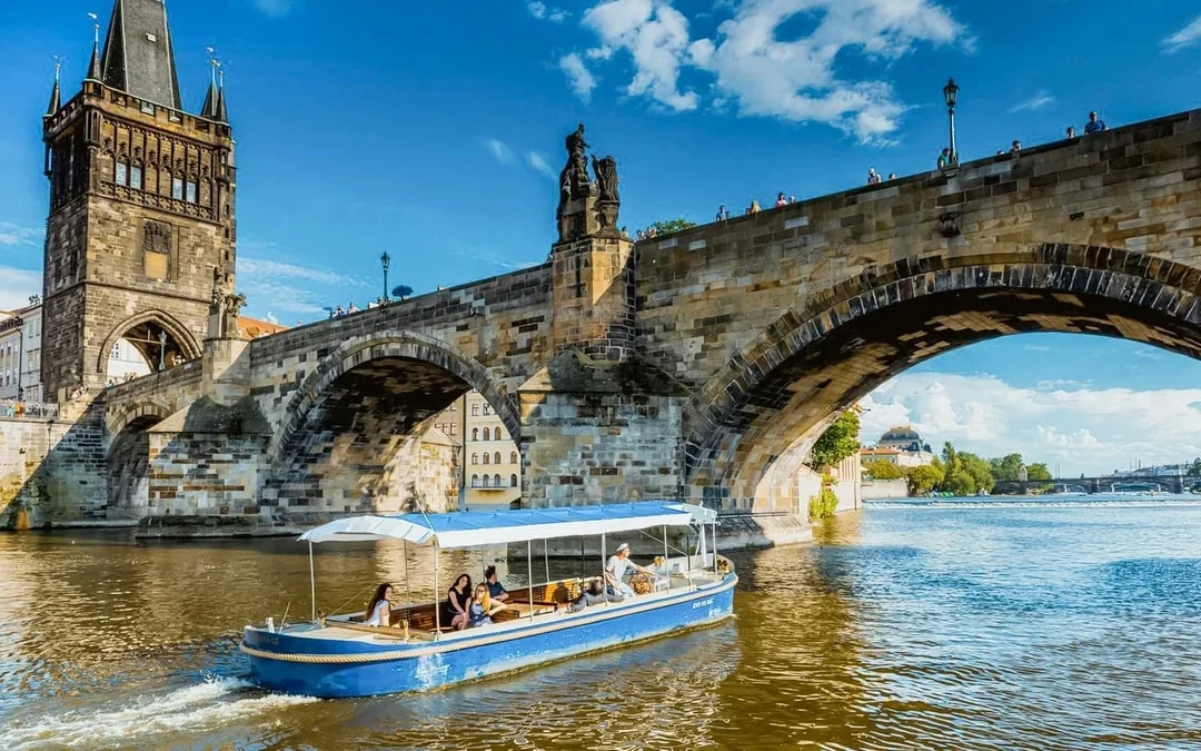 Prague Sightseeing Boat Cruise to Devil's Channel Image 1