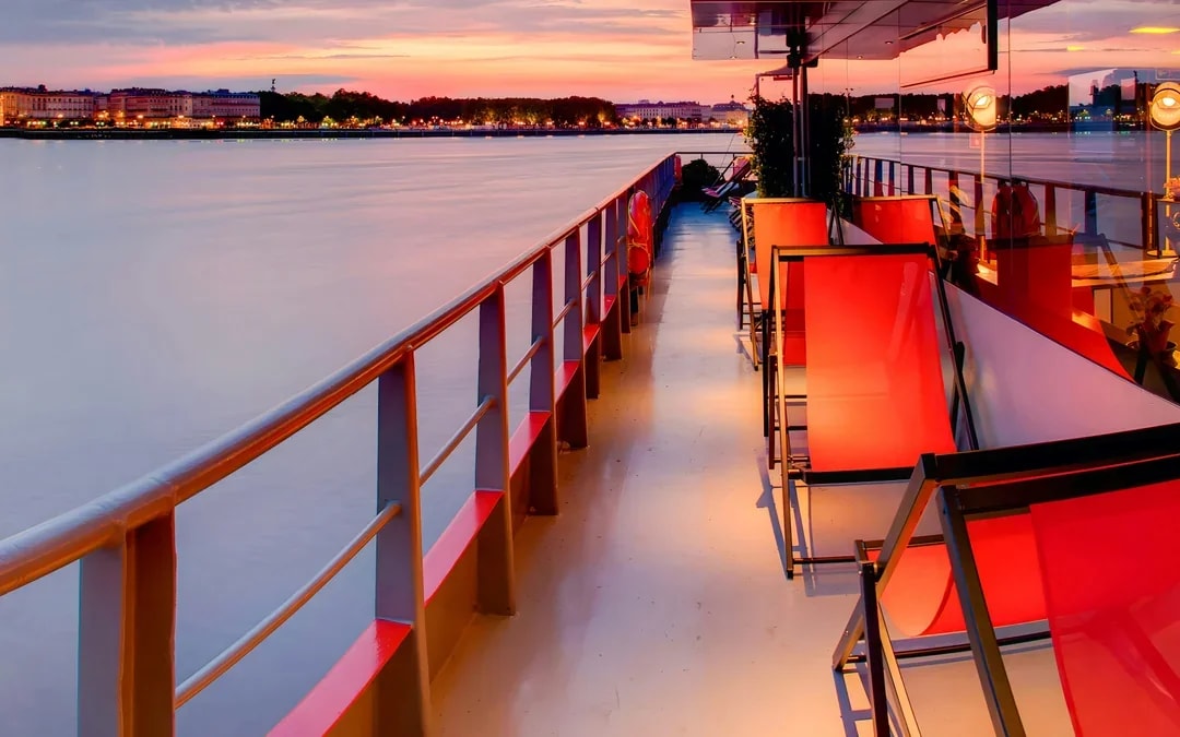 1.5-Hour Bordeaux Illuminated Evening Cruise Image 5