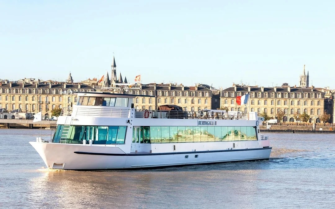 Bordeaux River Cruise with live commentary Image 7