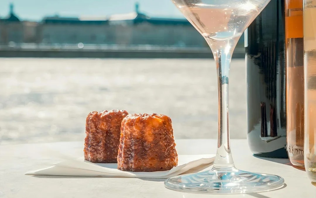 Bordeaux River Cruise with live commentary Image 4