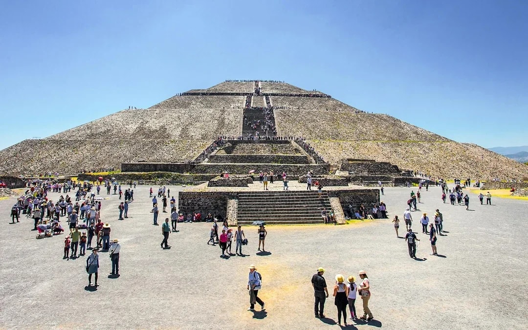 2-Day Mexico City Tour: Teotihuacán, Basilica, Frida Kahlo Museum, Xochimilco & Coyoacán Image 1