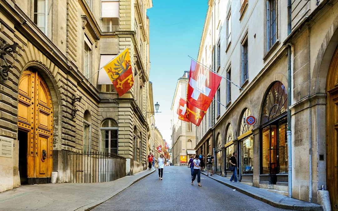 2-Hour 15 Mins Geneva Guided Tour Image 2