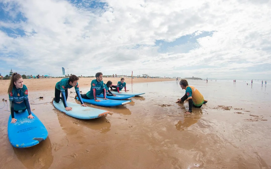 2-Hour Group Surf Lesson in Carcavelos Beach Image 2