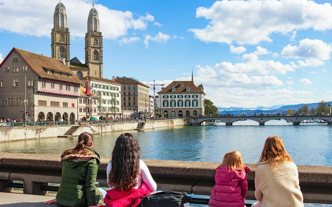 2-Hour Zürich Sightseeing Bus Tour Image 9