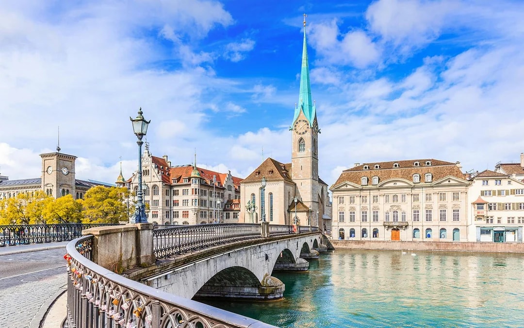 2-Hour Zürich Sightseeing Bus Tour Image 10