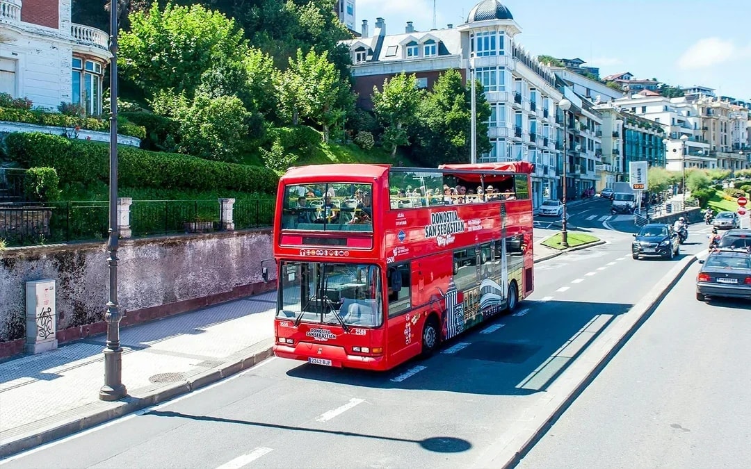 City Tour: San Sebastian Hop-on Hop-off Bus Tour Image 5