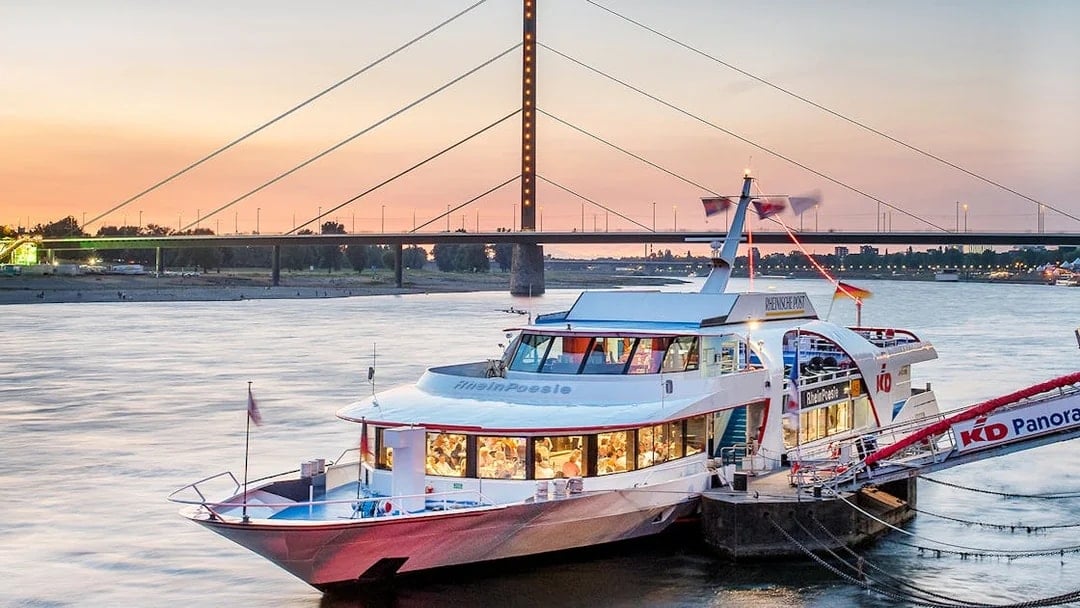 Dusseldorf Rhine River Evening Panorama Cruise with Live DJ