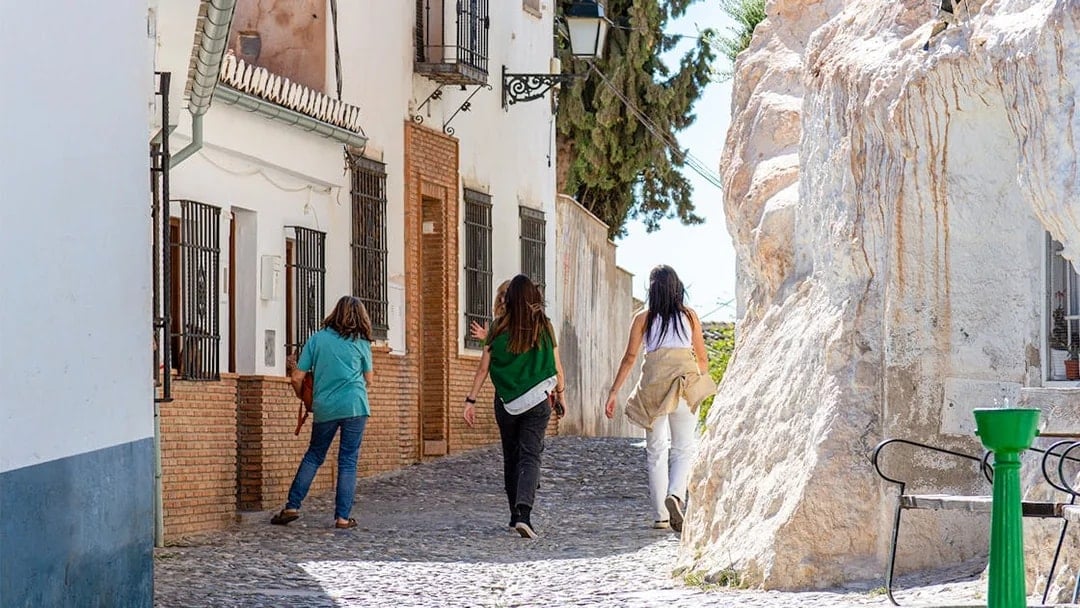 Albaicín and Sacromonte Guided Sunset Walking Tour