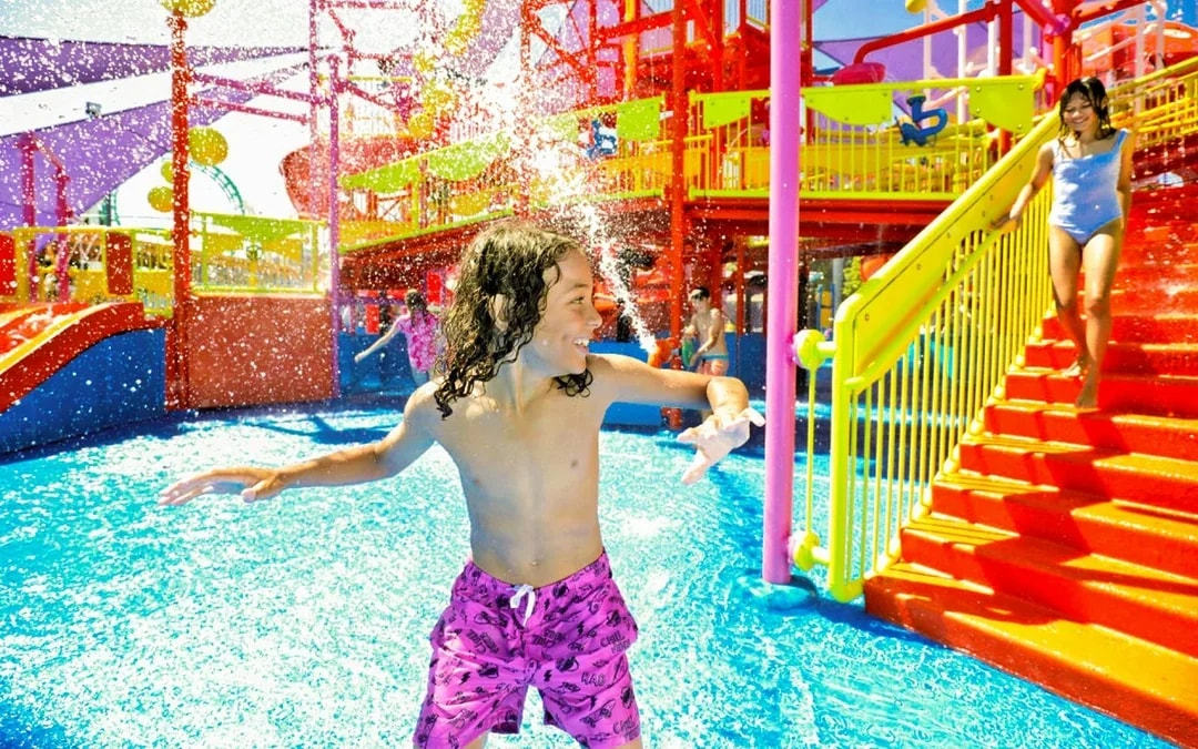 Combo: Dreamworld Gold Coast, WhiteWater World & SkyPoint Observation Deck Tickets Image 6