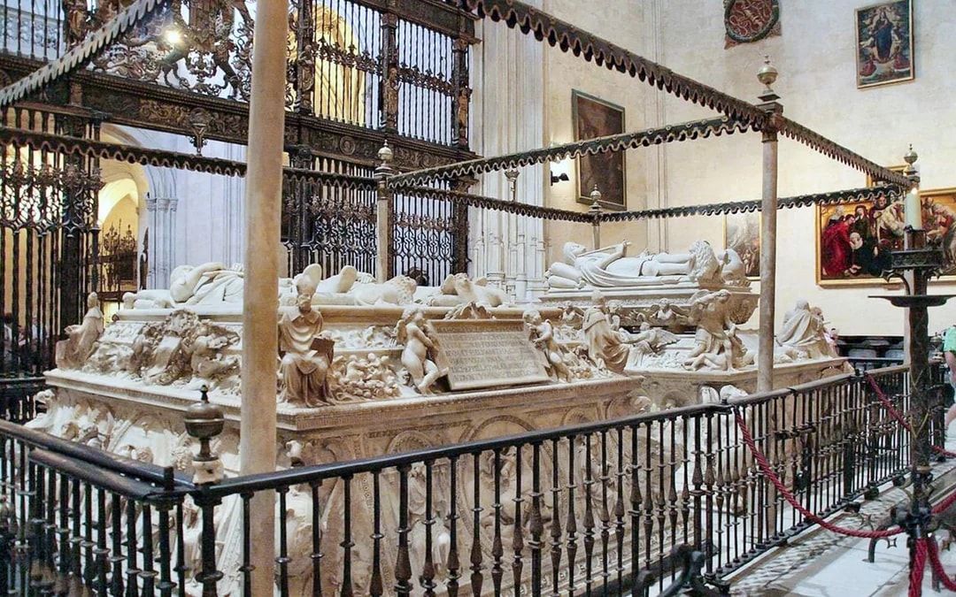 3-Hour Guided Tour of Granada: Cathedral, Royal Chapel & Silk Market Image 6