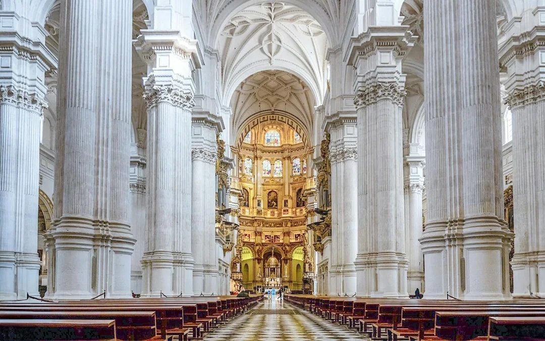 3-Hour Guided Tour of Granada: Cathedral, Royal Chapel & Silk Market Image 1