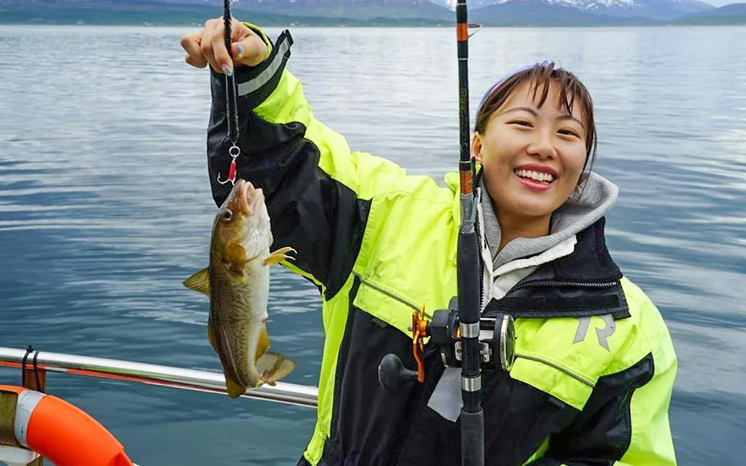 3-Hour Northern Lights Guided Tour on a Luxury Catamaran Image 7