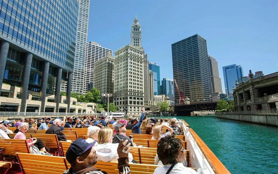 45-min Chicago River Architecture Cruise by Wendella Image 4
