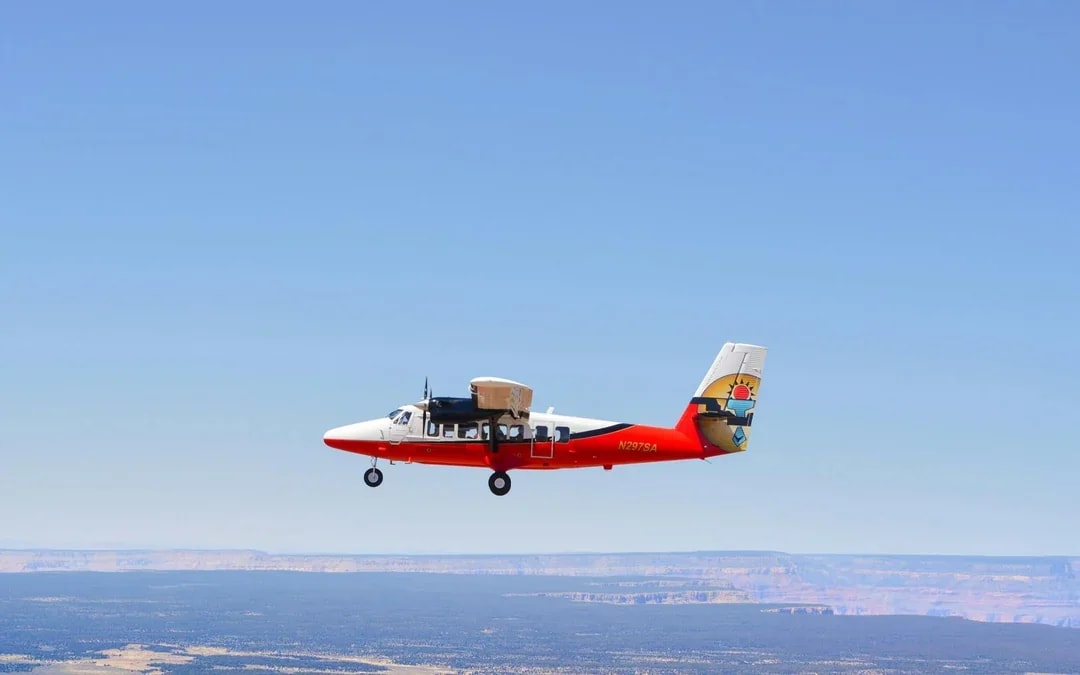 45-min Grand Canyon National Park Airplane Tour with Optional Hummer Tour Image 7