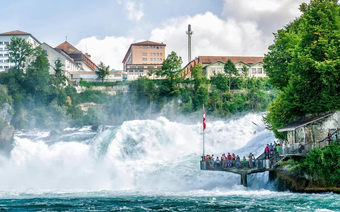 Day Trip From Zürich to Rhine Falls & Laufen Castle Image 2