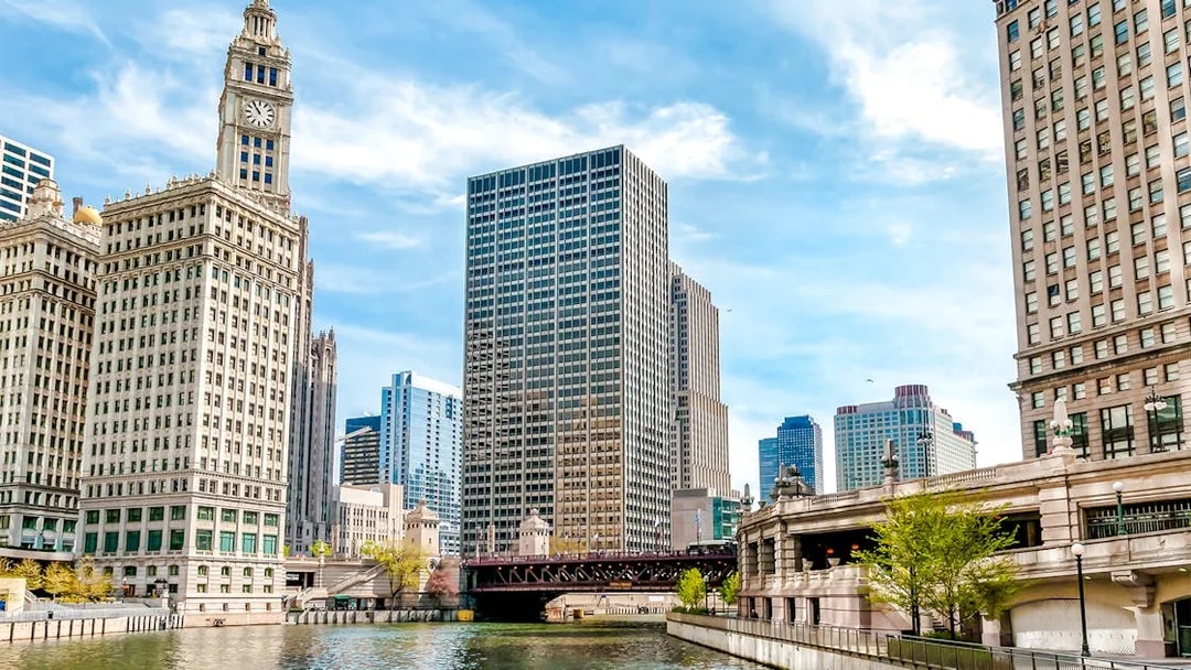 Wrigley Building and Chicago River view on 90-minute architecture cruise.