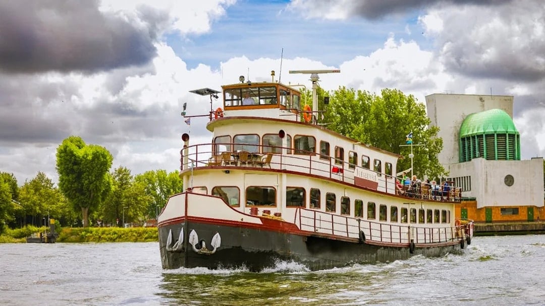 90-Min Rotterdam Harbor Cruise on a Historic Ship