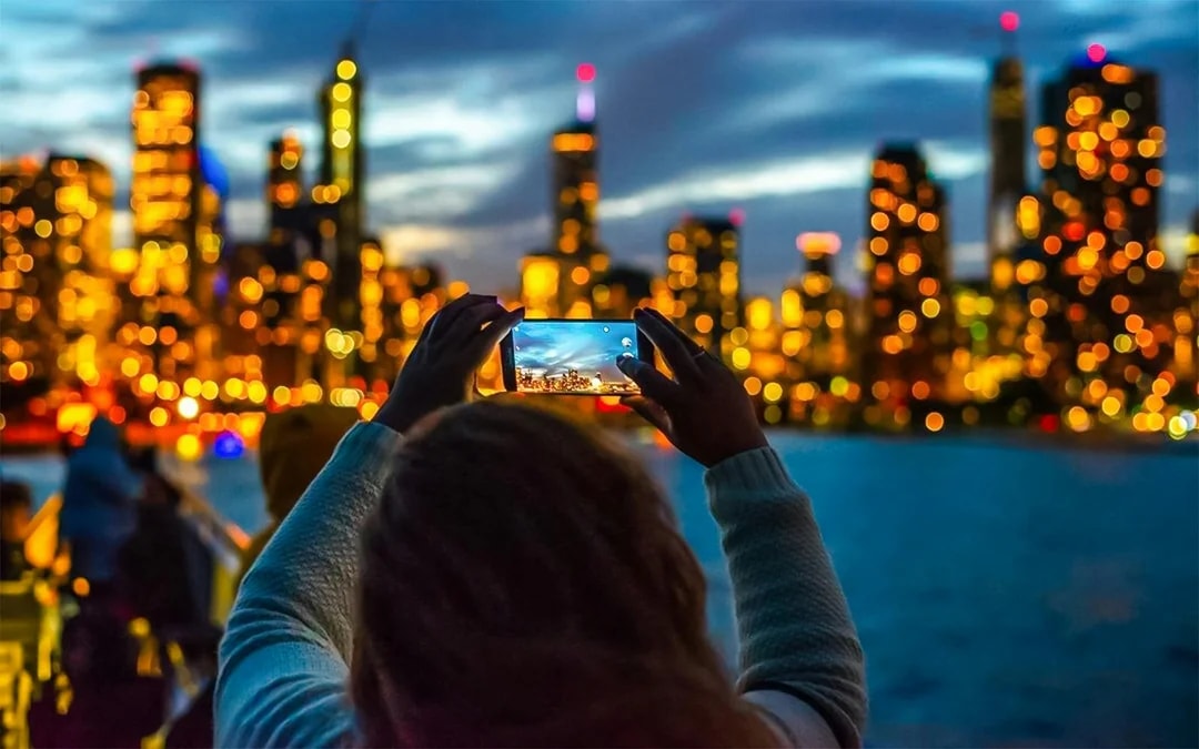 90-min Scenic Sunset Lake Michigan Cruise by Wendella Image 9