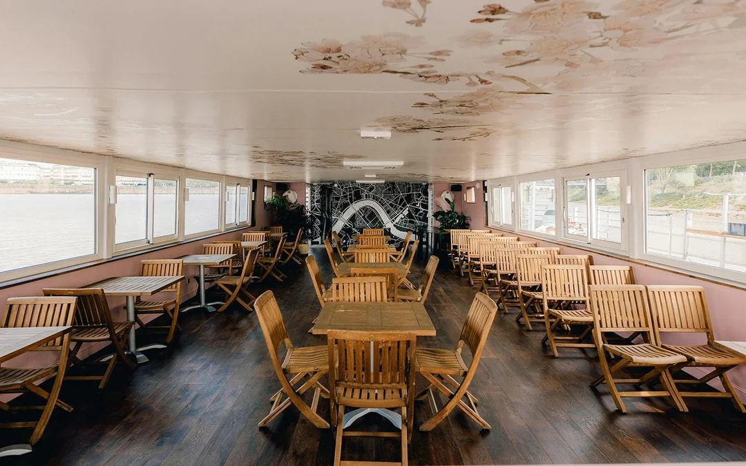 1.5-Hour Bordeaux River Cruise with Wine and Canelé Tasting Image 8