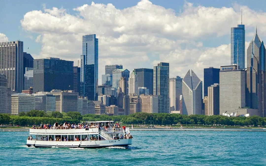 90-min Chicago River and Lake Michigan Architecture Cruise by Wendella Image 6