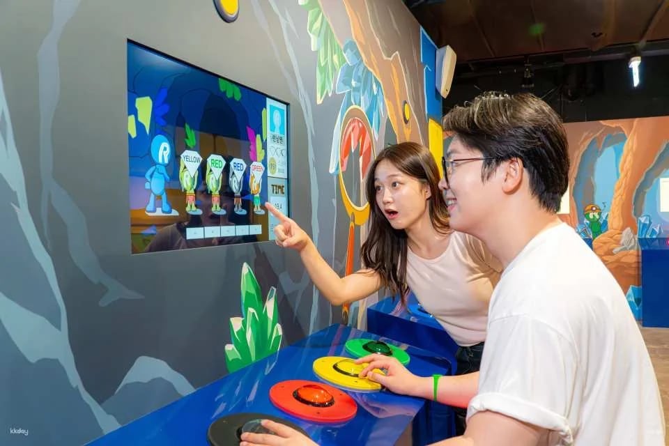 A Must-See Attraction in Seoul, South Korea｜Running Man Insadong Pavilion – Immersive Mission Adventure Experience