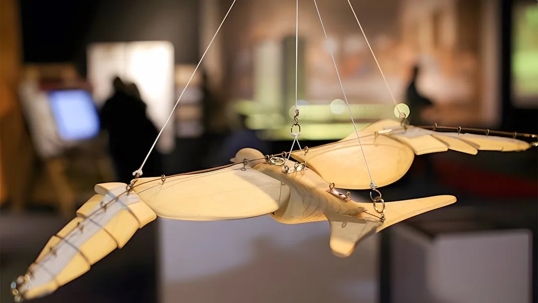 Mechanical bird model at Leonardo3 Museum, Milan.