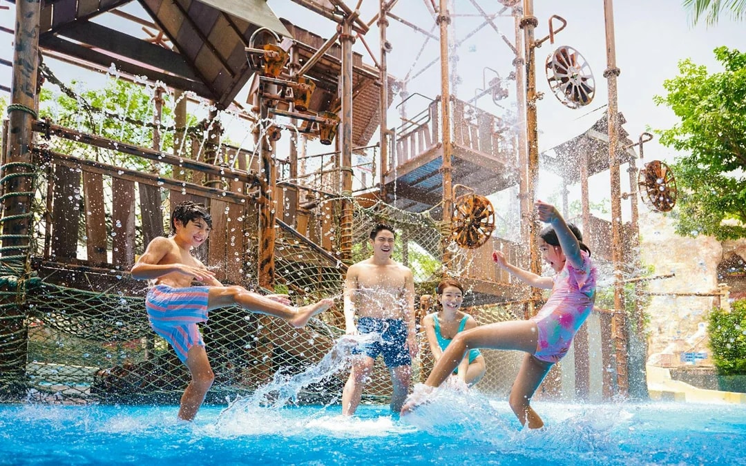 Adventure Cove Waterpark Express Pass Image 8