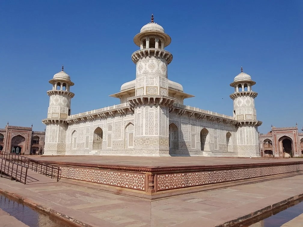 Agra: Itimad-ud-Daulah Skip-the-Line Entry Ticket