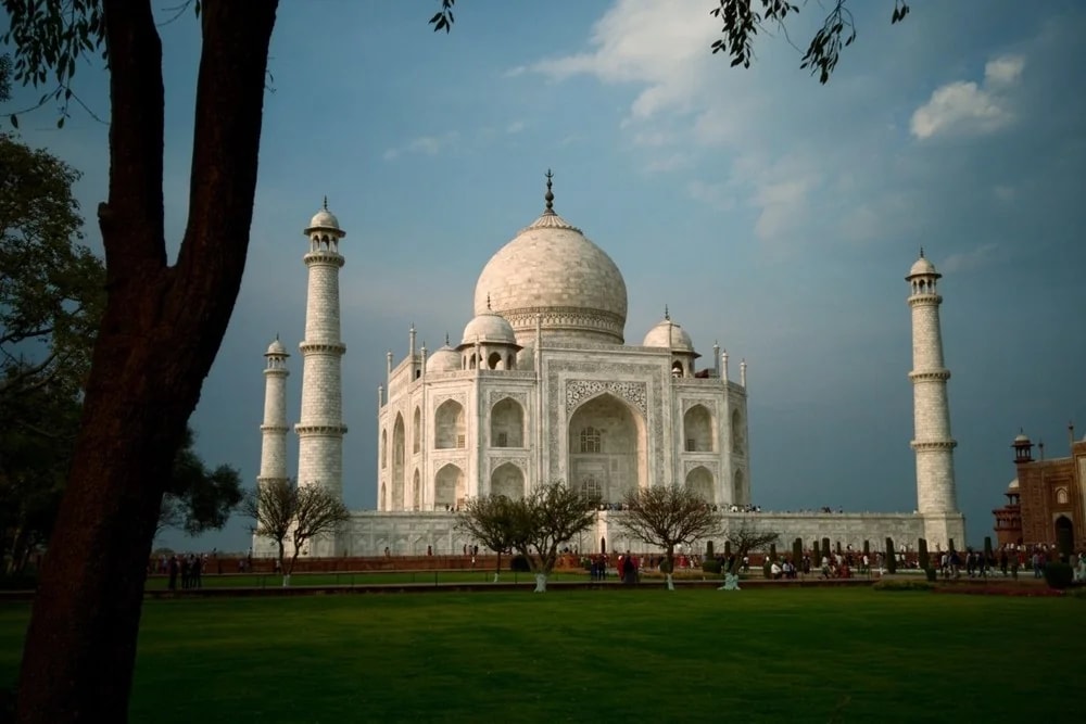 Taj Mahal Entry Ticket with Mausoleum Access for Indians