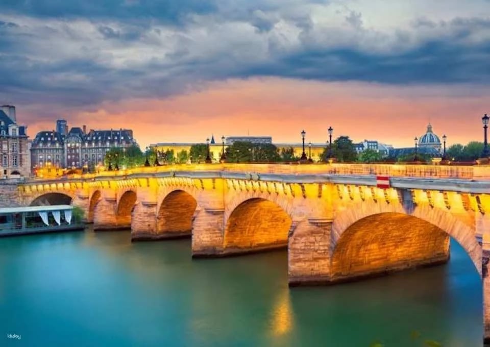 AI-Guided Walking Tour of Paris with Walky the WhatsApp Chatbot