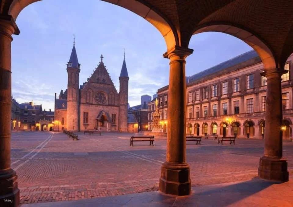 AI-Guided Walking Tour of The Hague with Walky the WhatsApp Chatbot