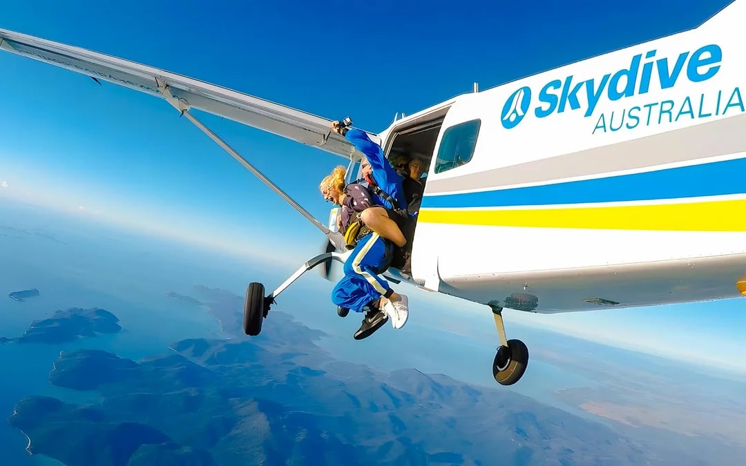 Airlie Beach Tandem Skydive Image 6