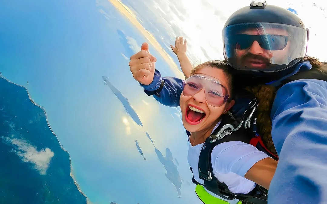 Airlie Beach Tandem Skydive Image 7