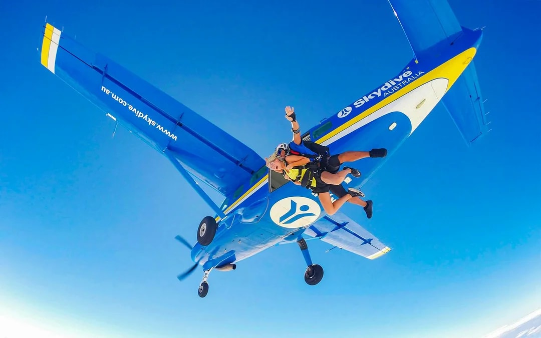 Airlie Beach Tandem Skydive Image 2