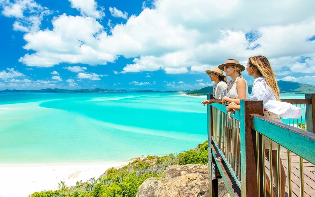 Airlie Beach: Whitsundays Snorkel and Hill Inlet Tour with Hotel Transfers Image 10