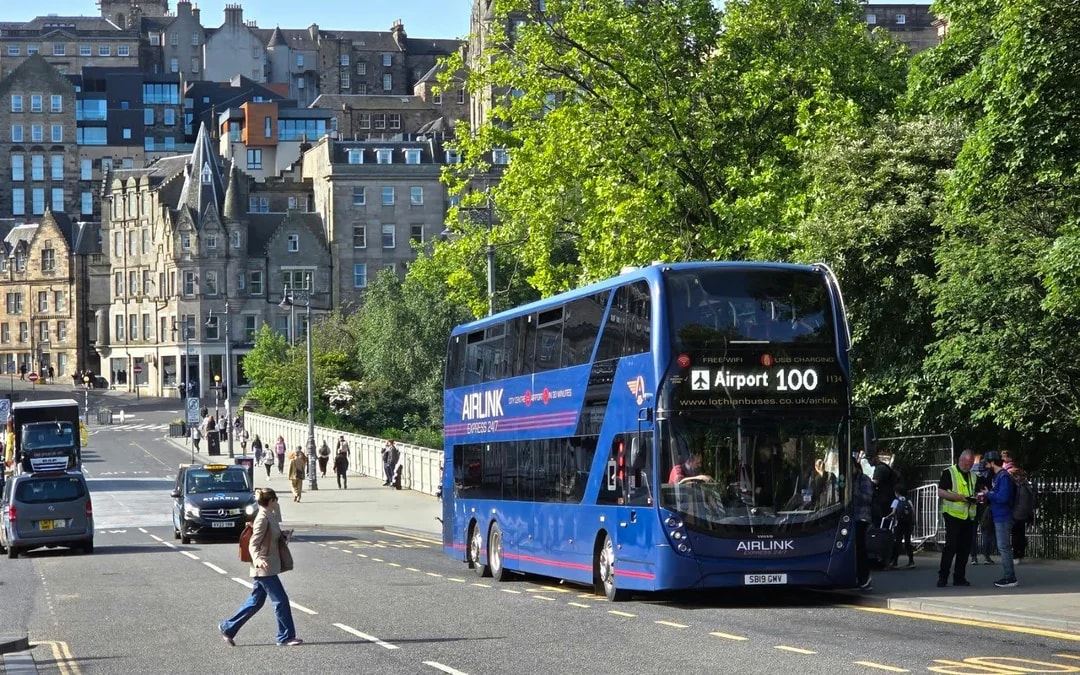 Airlink 100: Same-Day Round-trip Bus Transfers Between Edinburgh Airport & Waverly Bridge Station Image 2