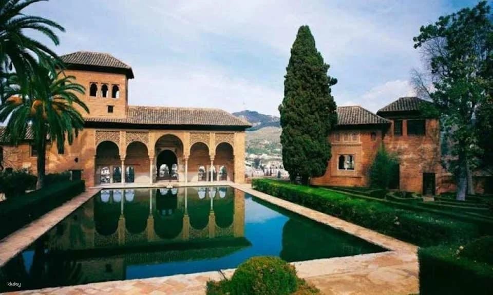 Alhambra guided tour with Arabian baths tickets