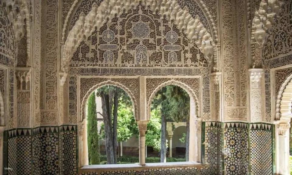 Alhambra guided tour with skip-the-line tickets