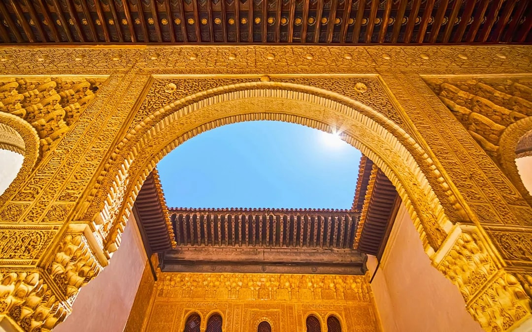 Alhambra & Nasrid Palaces Guided Tour without Entry Tickets Image 6