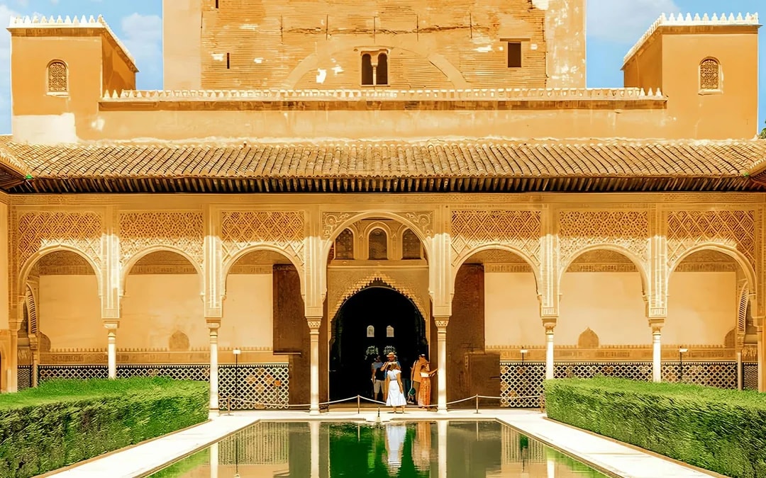 All Alhambra Tickets: Private Guided Tour with Nasrid Palaces Image 1
