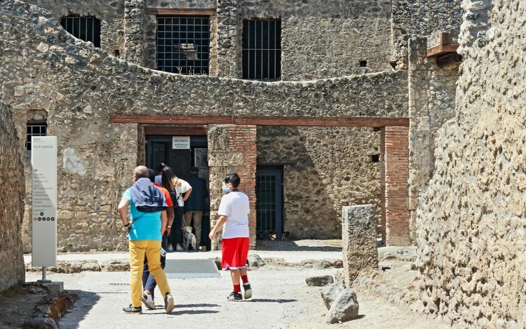 All-Inclusive Pompeii Guided Tour and Ticket Image 2