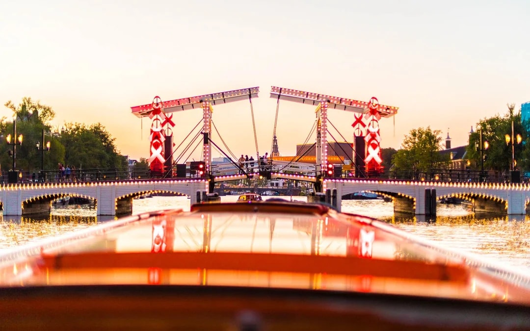 Amsterdam: 2-Hour Dinner Cruise with 4-Course Menu and Drinks Image 6