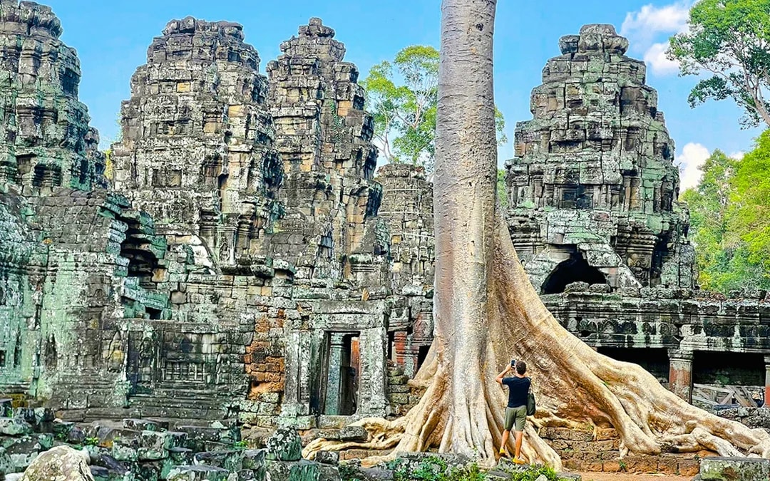 Angkor Temples Small-Group Guided Tour with French-Speaking Guide Image 5