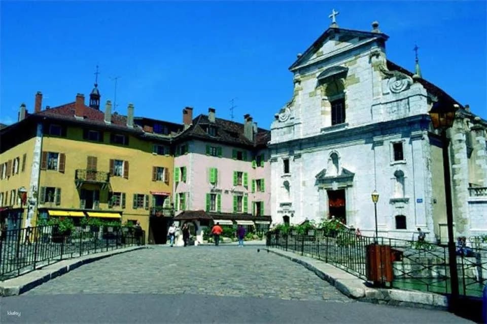 Annecy and Geneva in one day tour from Geneva