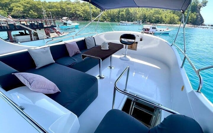 Antalya Private Luxury Yacth Tour in Kemer Image 9